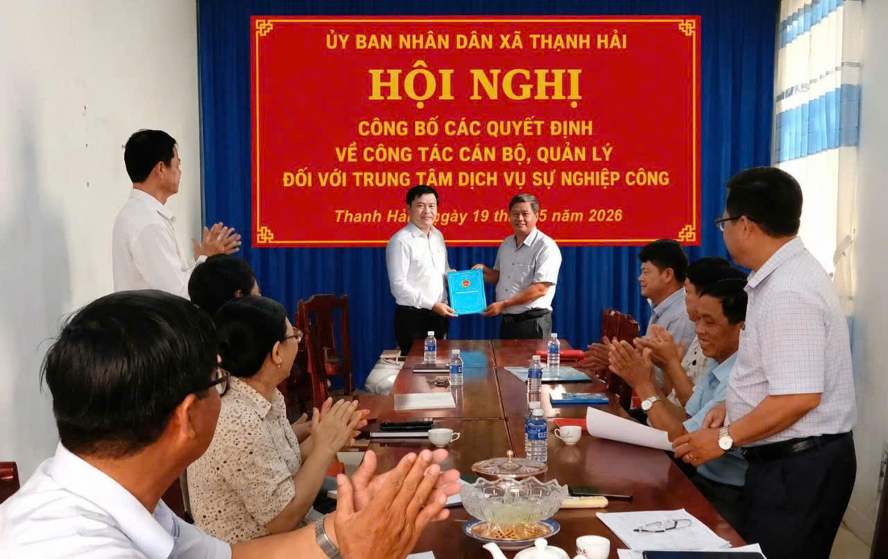 HỘI NGHỊ CÔNG BỐ QUYẾT ĐỊNH THÀNH LẬP TRUNG TÂM DỊCH VỤ SỰ NGHIỆP CÔNG XÃ THẠNH HẢI VÀ QUYẾT ĐỊNH VỀ CÔNG TÁC CÁN BỘ