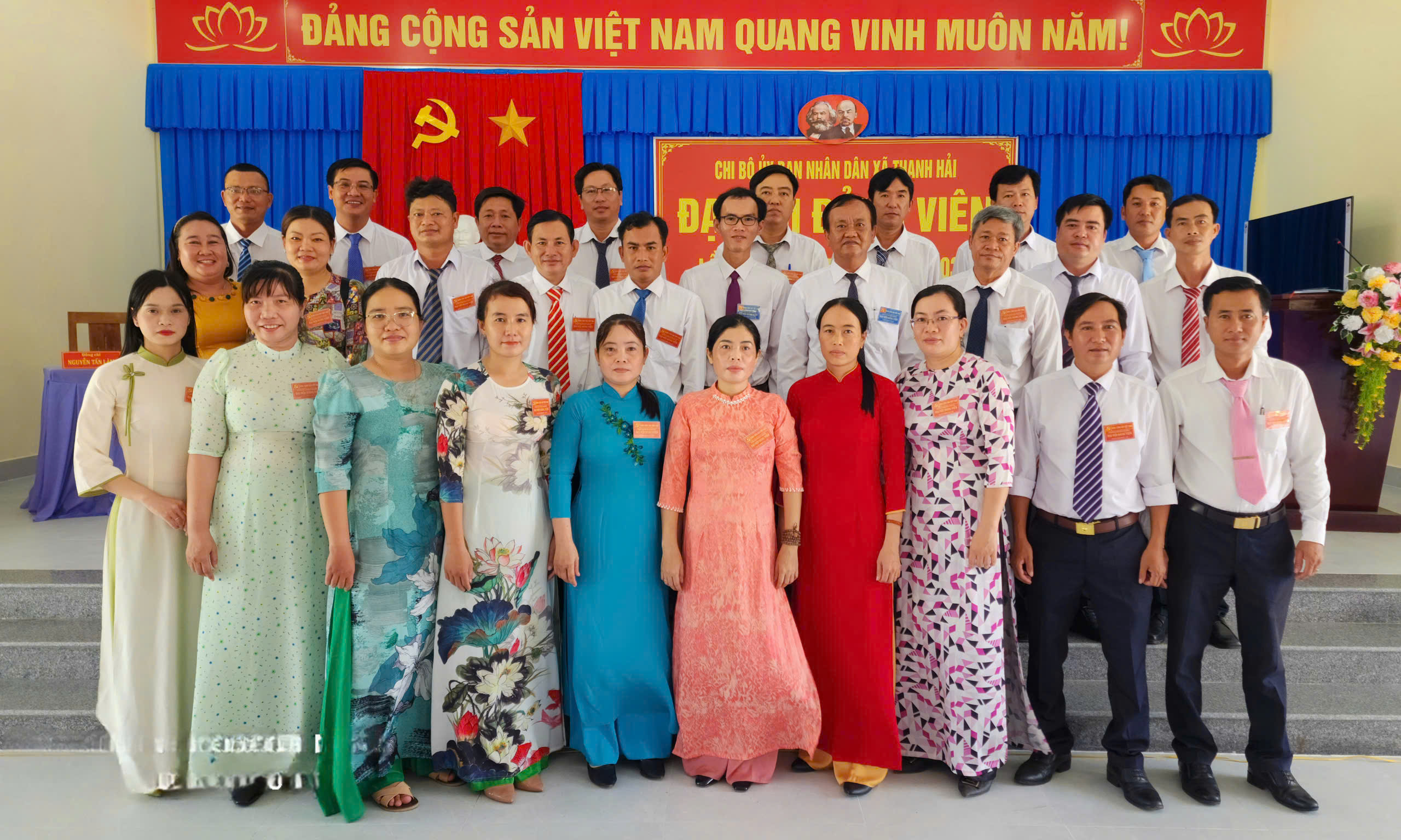 Đại hội chi bộ Ủy ban nhân dân xã Thạnh Hải